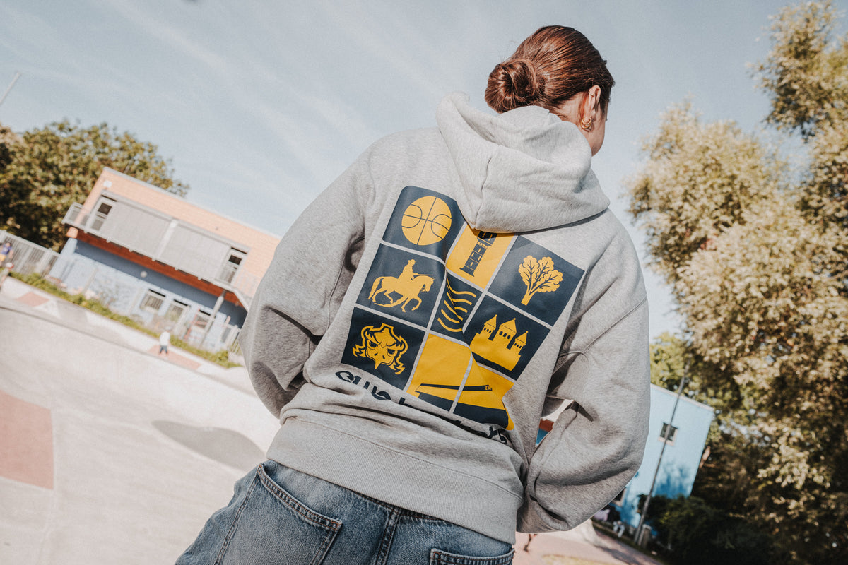 Hoodies & Sweats